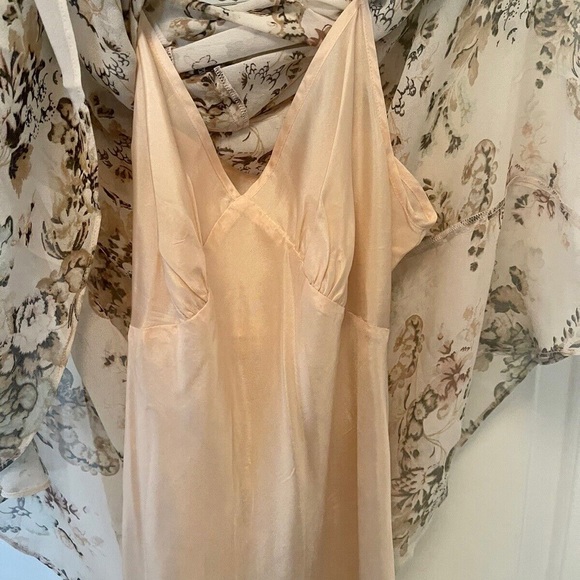 Vintage silk blush floral maxi dress - Picture 6 of 7